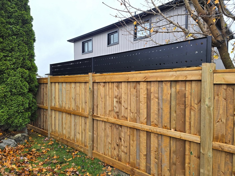 Fence topper