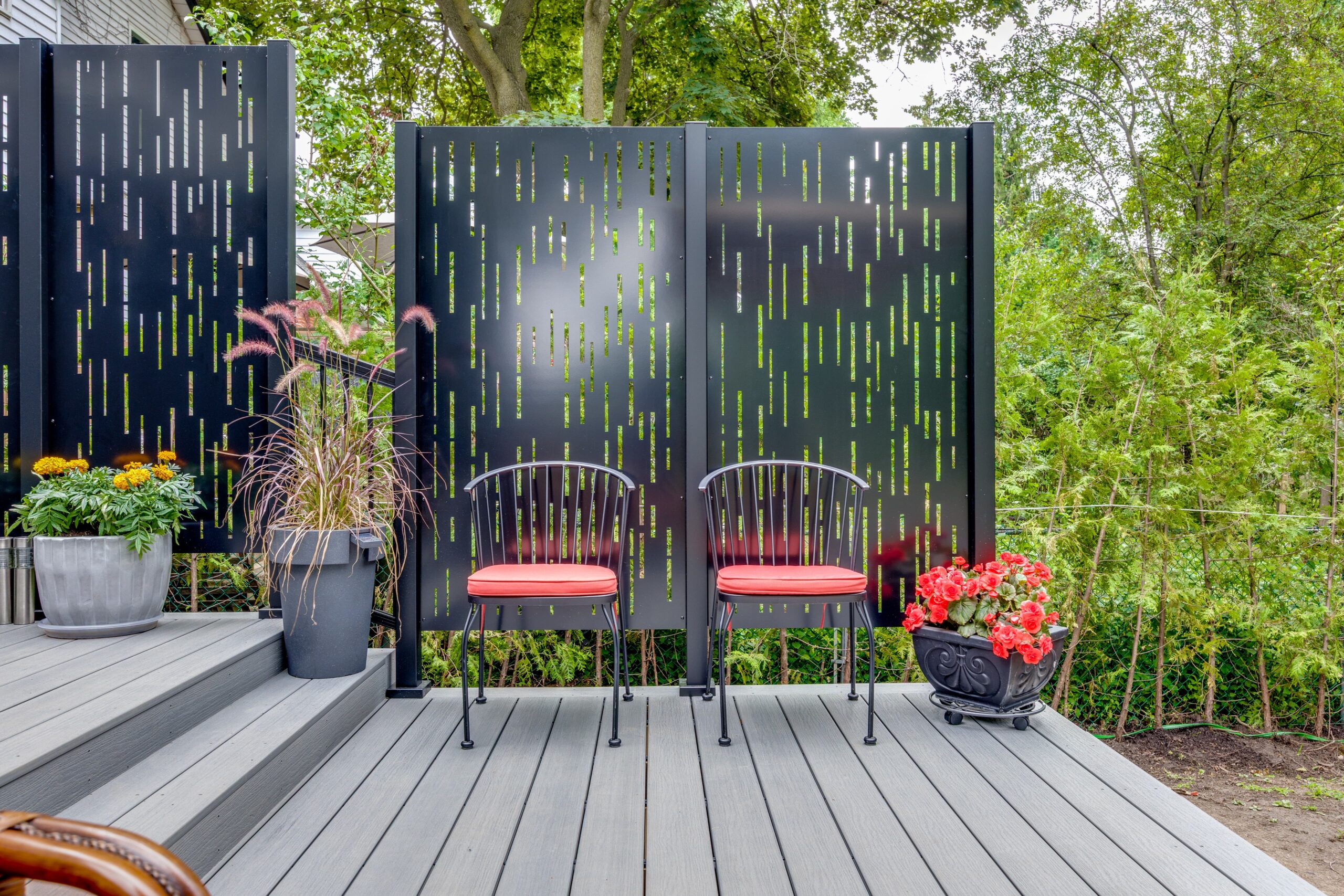 sun-blaze privacy deck (3)