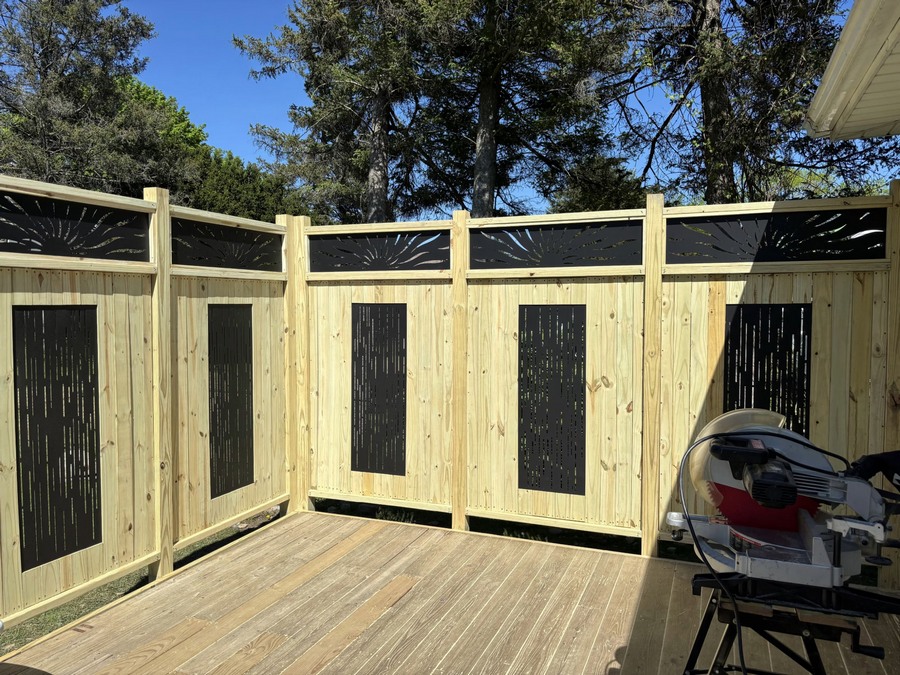 Fence topper
