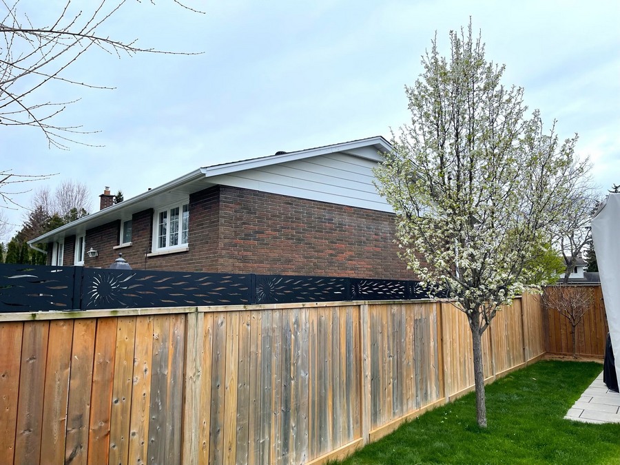 Fence topper